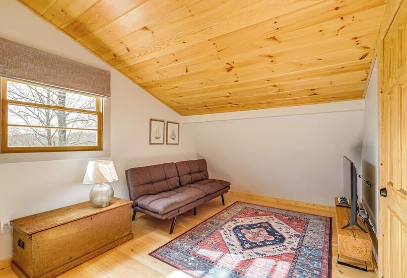 Mars Hill Log Cabin W/ Fire Pit & Resort Amenities