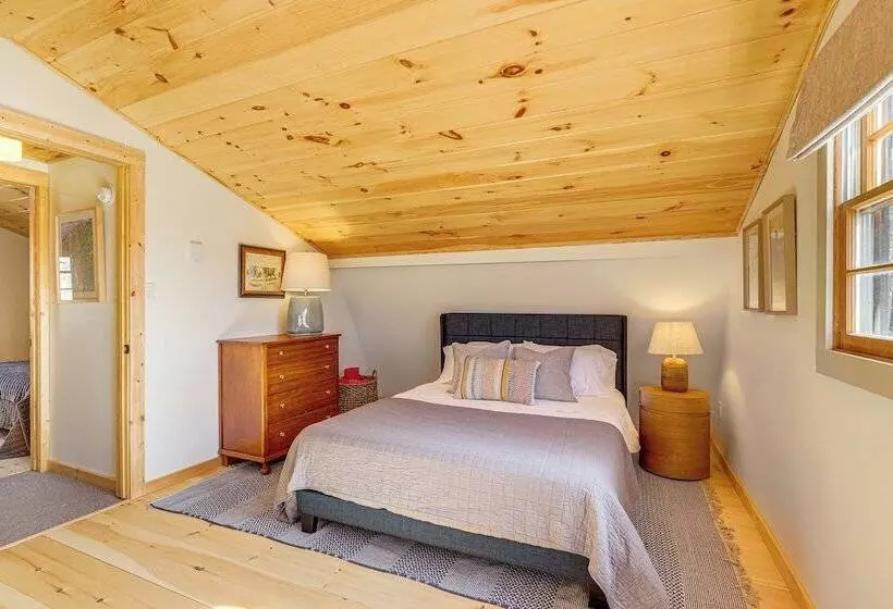 Mars Hill Log Cabin W/ Fire Pit & Resort Amenities