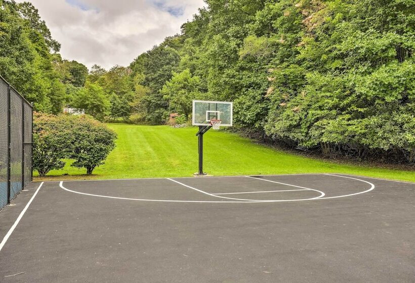 Mars Hill Log Cabin W/ Fire Pit & Resort Amenities