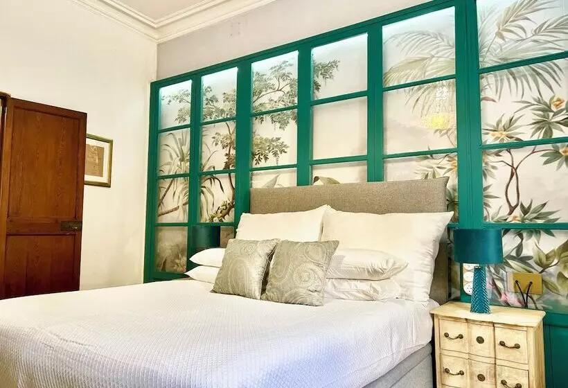 Majatalo Dog Admiral Urban Guest House