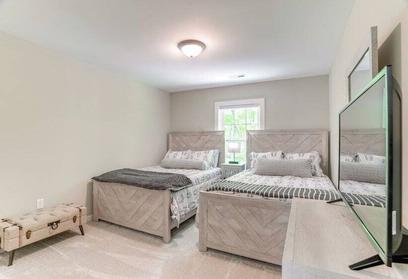 2 Mi To Lake Access: Pet Friendly Bumpass Retreat!