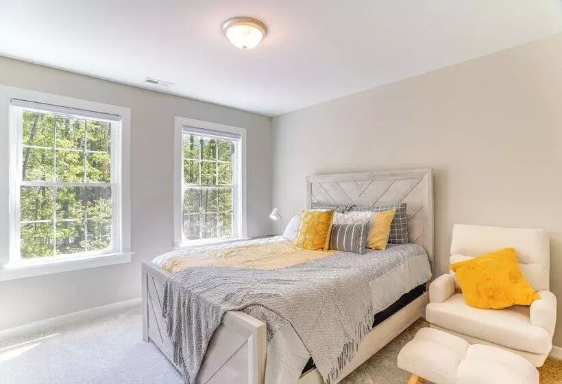 2 Mi To Lake Access: Pet Friendly Bumpass Retreat!