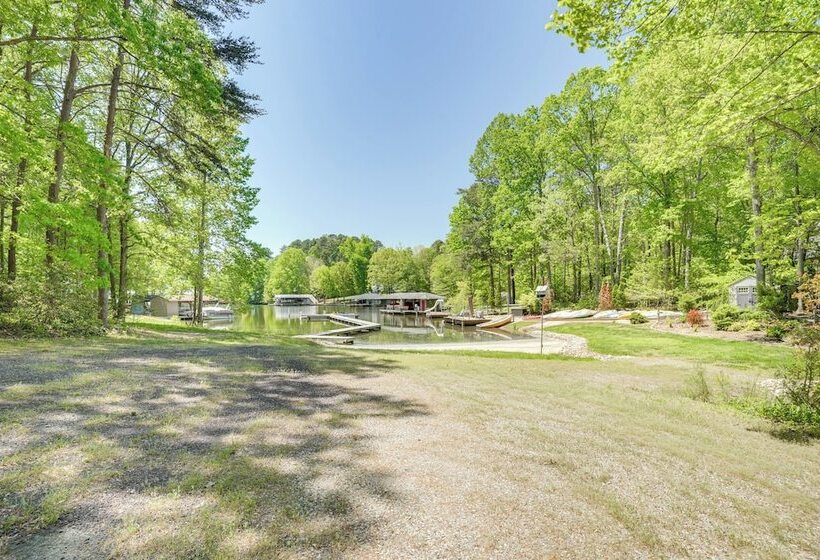 2 Mi To Lake Access: Pet Friendly Bumpass Retreat!