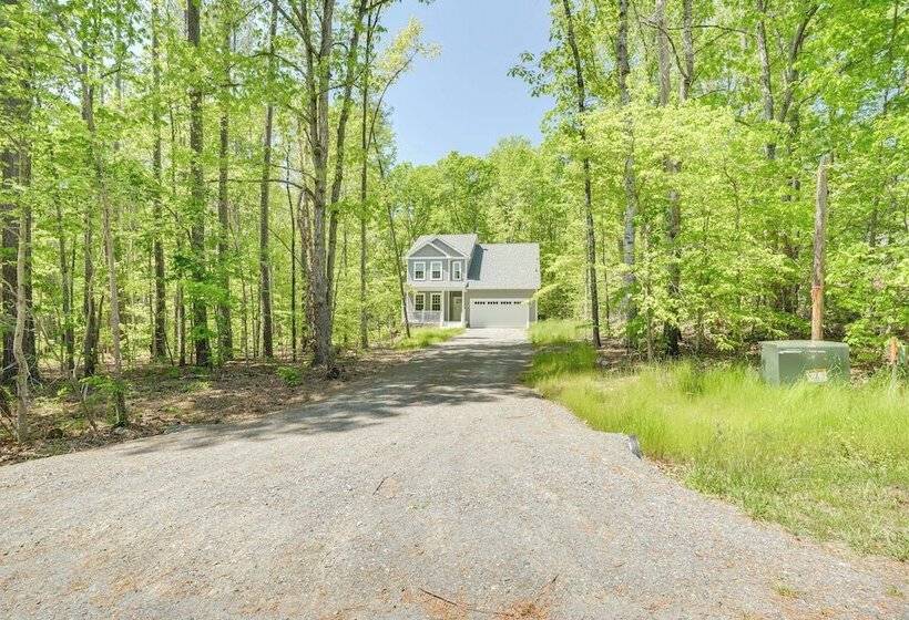 2 Mi To Lake Access: Pet Friendly Bumpass Retreat!