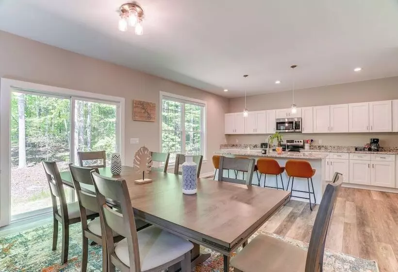 2 Mi To Lake Access: Pet Friendly Bumpass Retreat!