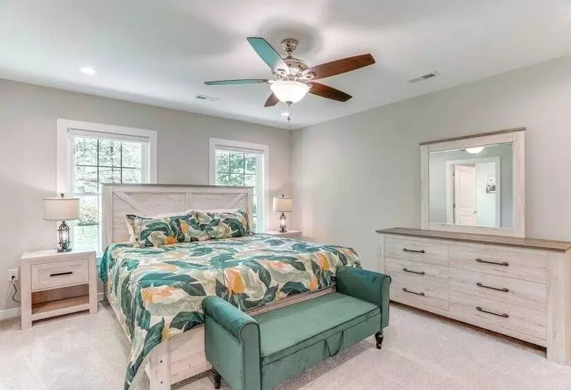 2 Mi To Lake Access: Pet Friendly Bumpass Retreat!