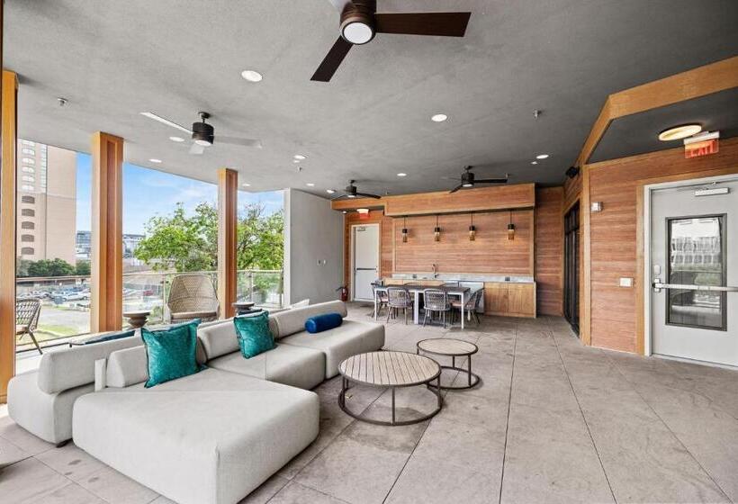 Placemakr Downtown Austin