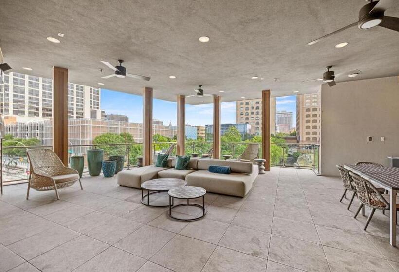 Placemakr Downtown Austin