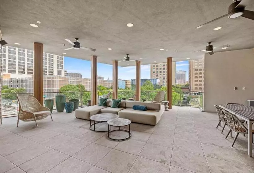 Placemakr Downtown Austin