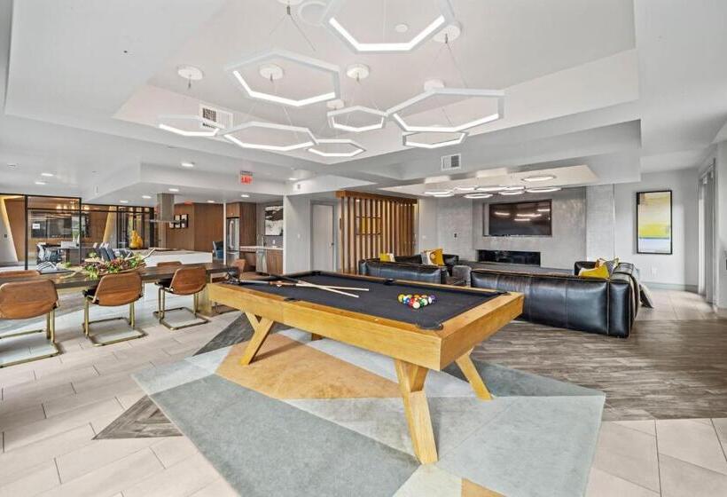 Placemakr Downtown Austin