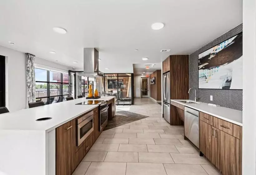 Placemakr Downtown Austin