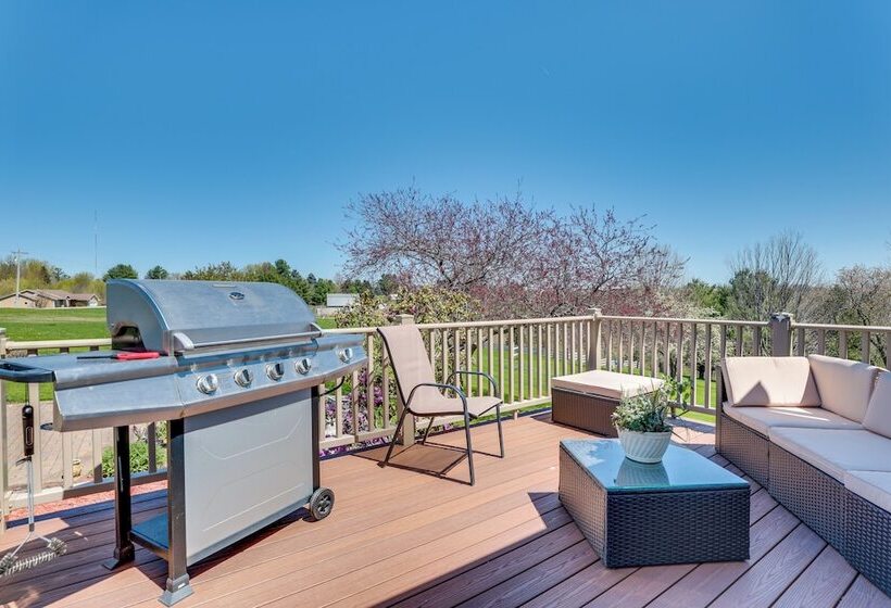 Prairie Du Chien Home W/ Yard: 3 Mi To River!