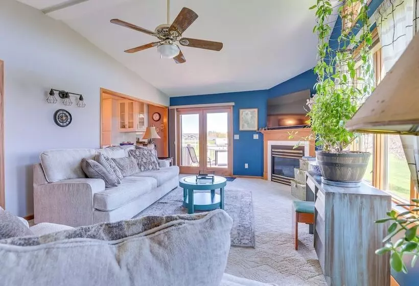 Prairie Du Chien Home W/ Yard: 3 Mi To River!