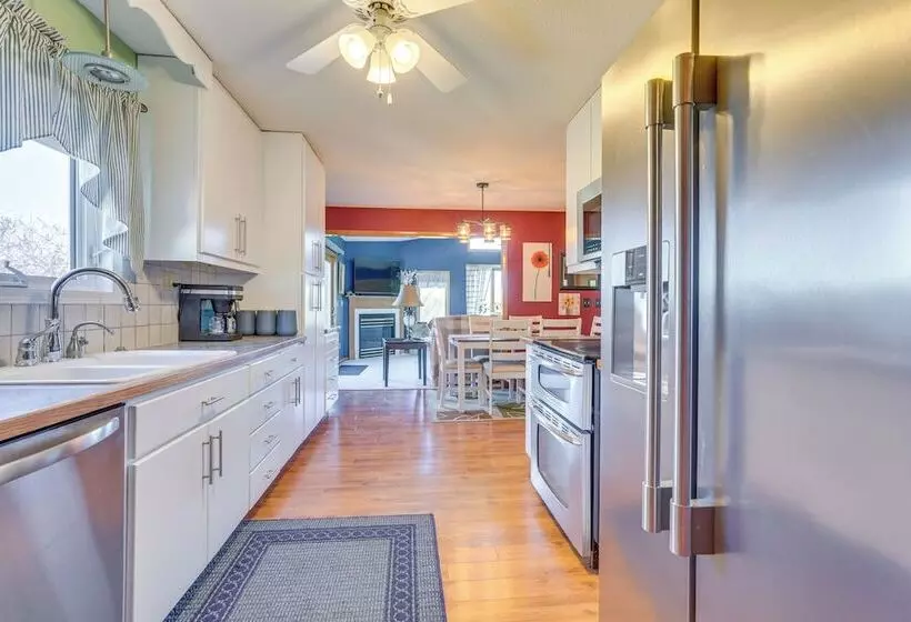 Prairie Du Chien Home W/ Yard: 3 Mi To River!