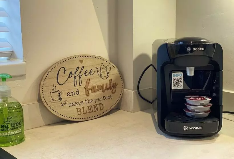 Residenssi Beautiful 3 Bed House In Bedford