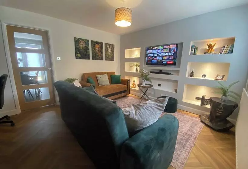 レジデンス Beautiful 3 Bed House In Bedford
