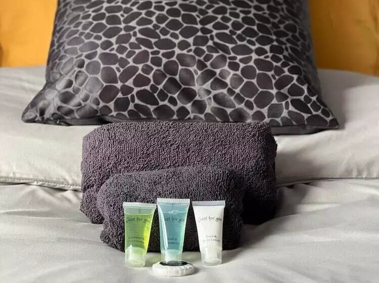 Residenssi City Escape   Charming 2 Bed House