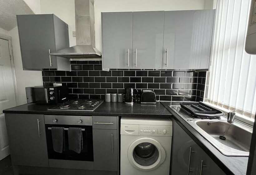 住所  City Escape   Charming 2 Bed House