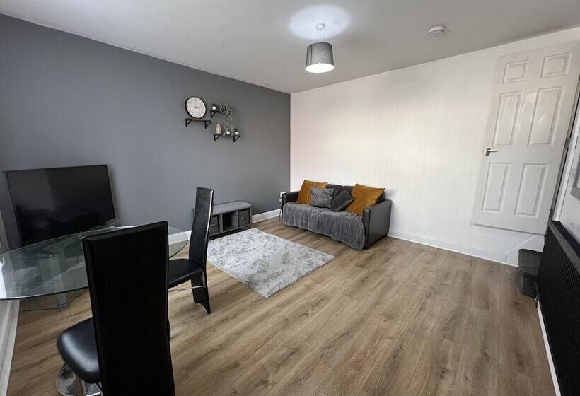 住所  City Escape   Charming 2 Bed House