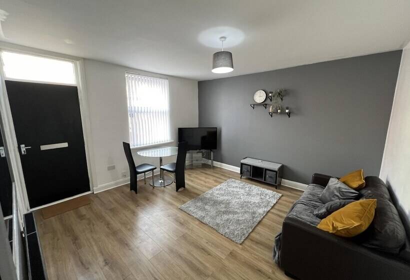 住所  City Escape   Charming 2 Bed House