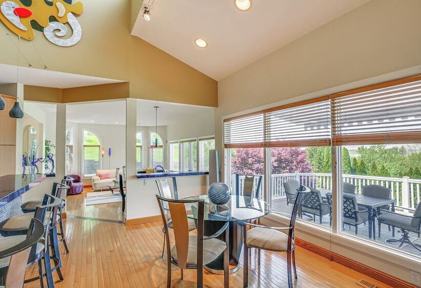 Spacious Missouri Retreat W/ Pool, Gym & Game Room