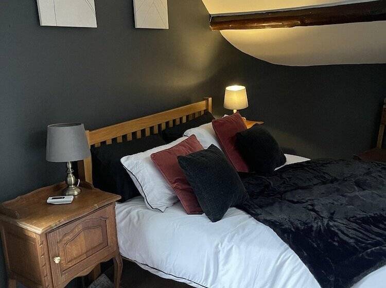 Stunning 2 Bedroomed Cottage