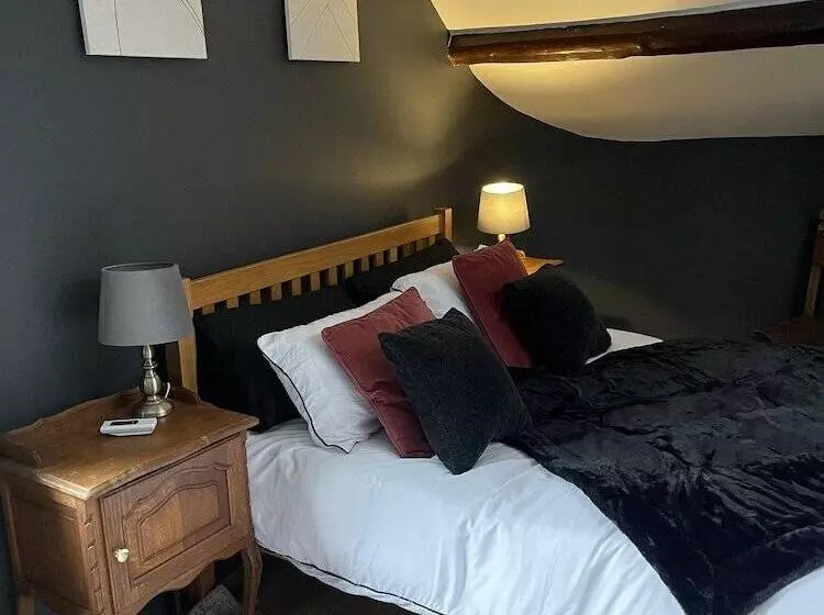 Stunning 2 Bedroomed Cottage