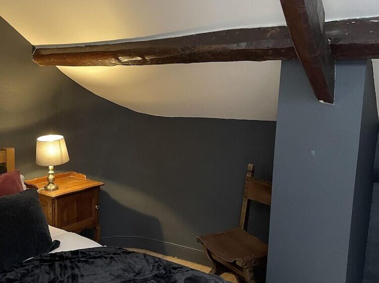 Stunning 2 Bedroomed Cottage