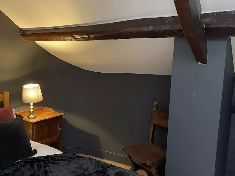 Stunning 2 Bedroomed Cottage