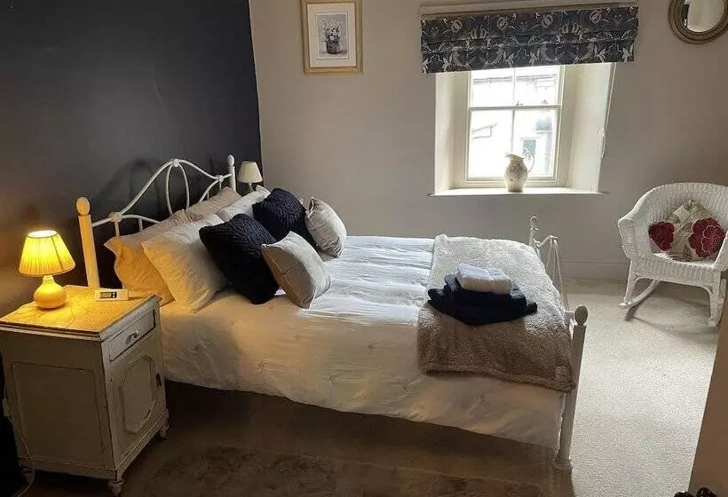 Stunning 2 Bedroomed Cottage