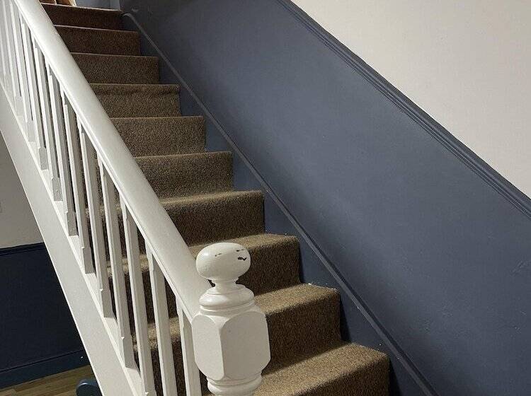 Stunning 2 Bedroomed Cottage