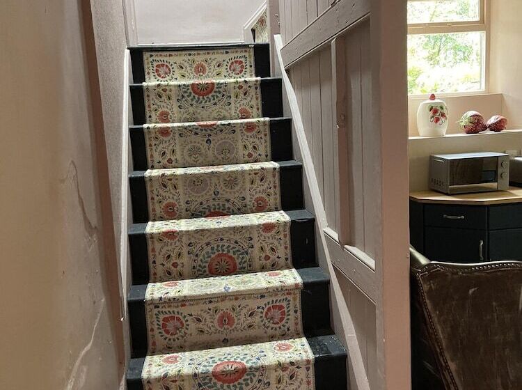 Stunning 2 Bedroomed Cottage