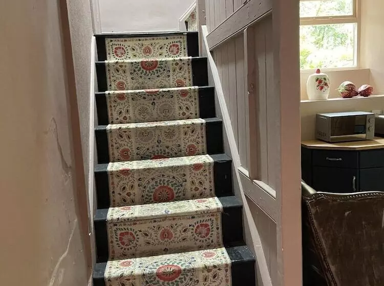 Stunning 2 Bedroomed Cottage