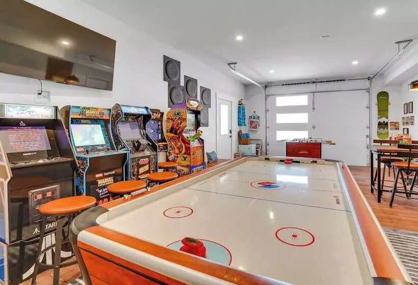 Swanton Retreat W/ Game Room, Hot Tub & Trails!