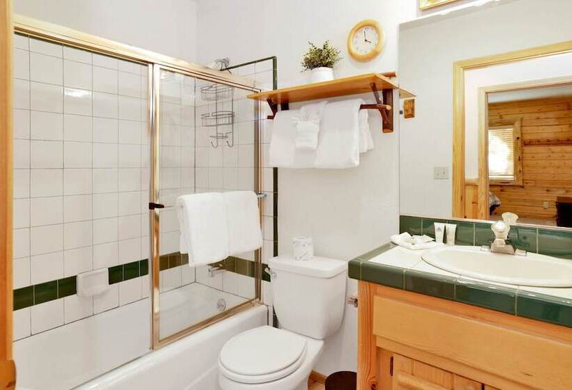 Crescenta Pines Log Cabin #2346