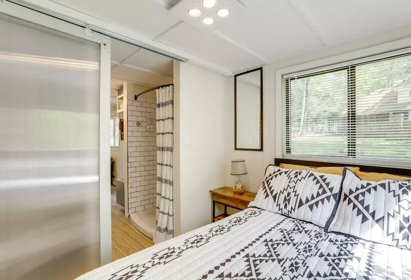 Hike On Site: Georgia Tiny Home On Farm Retreat