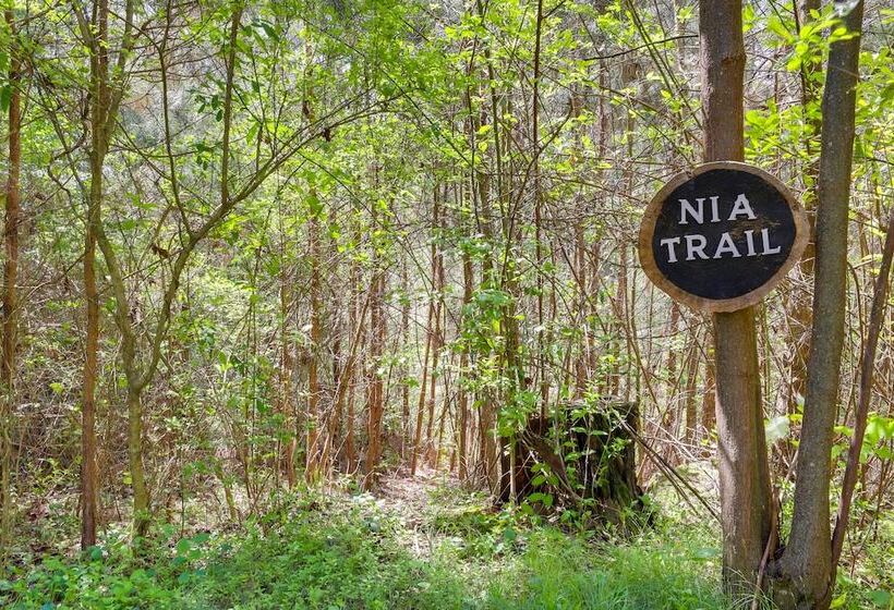 Hike On Site: Georgia Tiny Home On Farm Retreat
