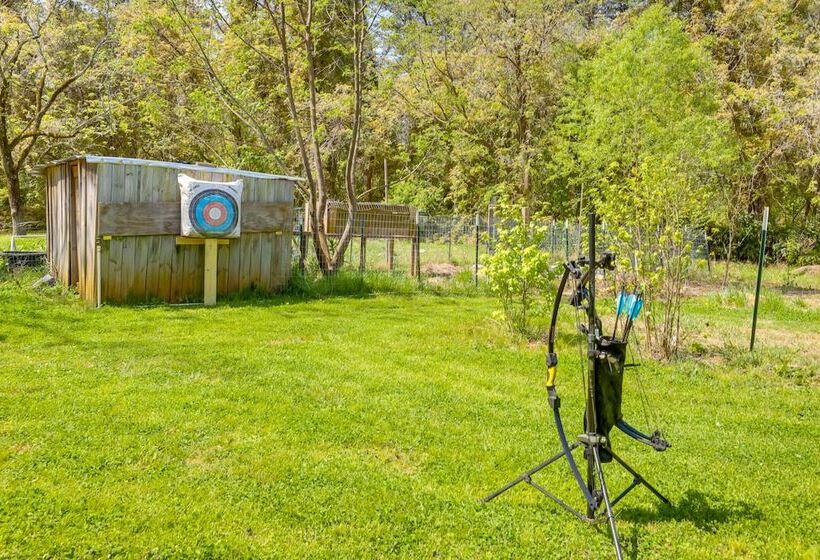 Hike On Site: Georgia Tiny Home On Farm Retreat
