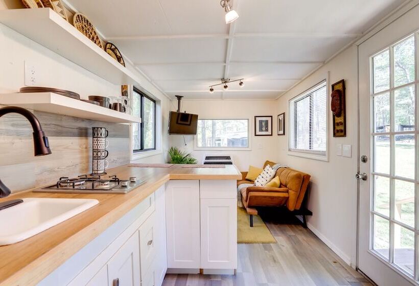 Hike On Site: Georgia Tiny Home On Farm Retreat
