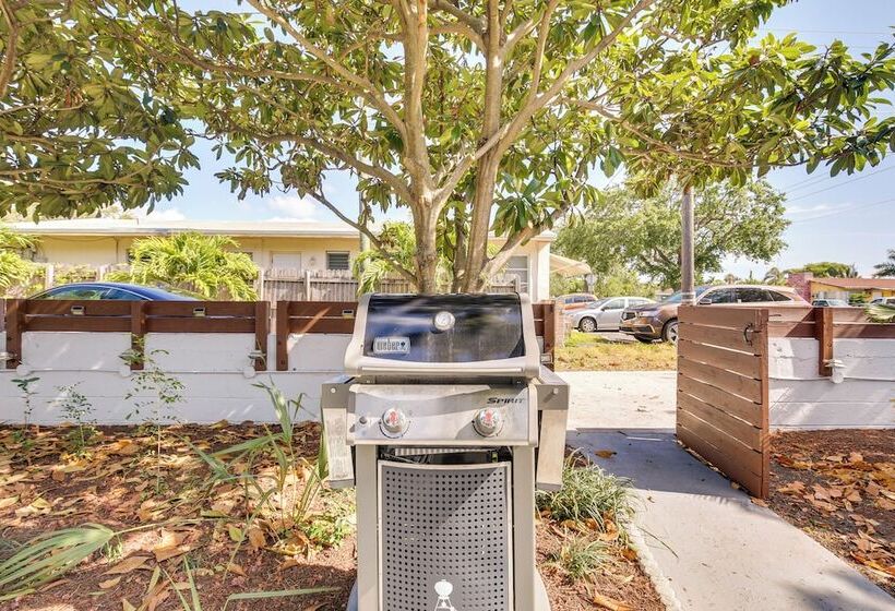 Hollywood Cottage Near Haulover Park: Pets Welcome