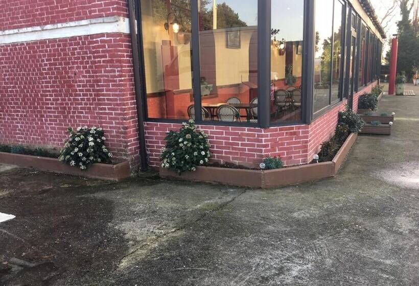 酒店 Le Chef Des Champs