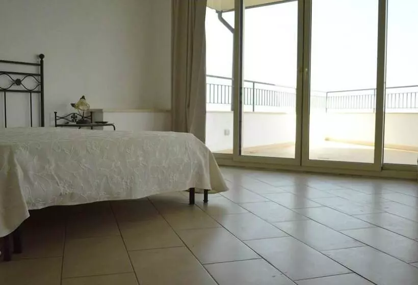 La Nave Sul Mare Di Taormina B&b