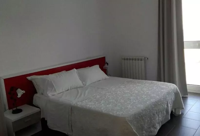 La Nave Sul Mare Di Taormina B&b