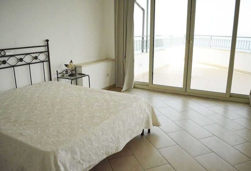 La Nave Sul Mare Di Taormina B&b