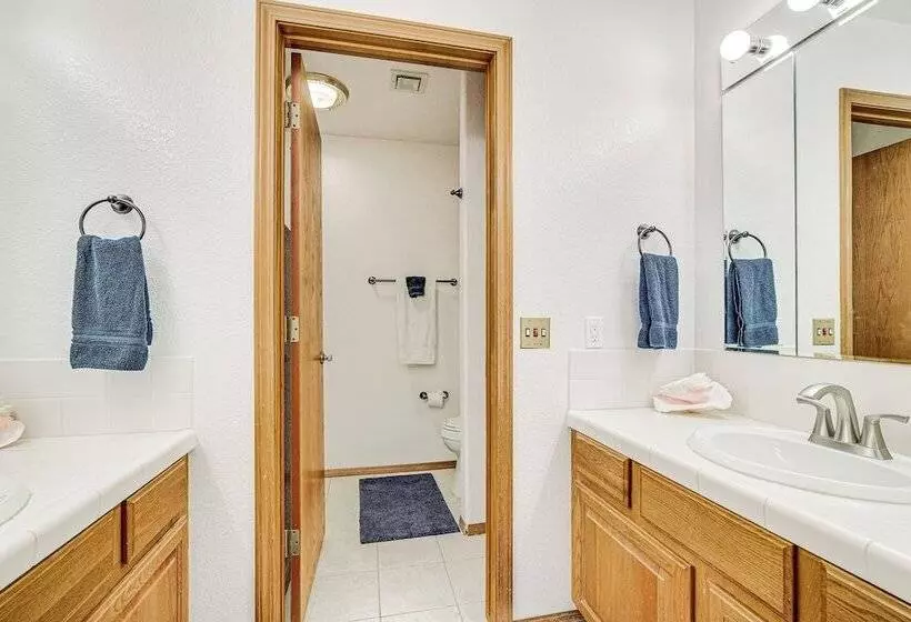 Lake Havasu City Home W/ Patios & Saltwater Pool!