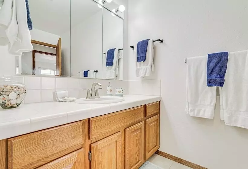 Lake Havasu City Home W/ Patios & Saltwater Pool!