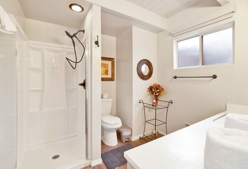 Mountain Pines Cottage #2349