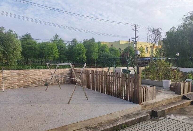 Pensione Shanghai Hua Xi Shui Xie Guesthouse