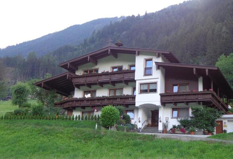 민박 Haus Oblasser