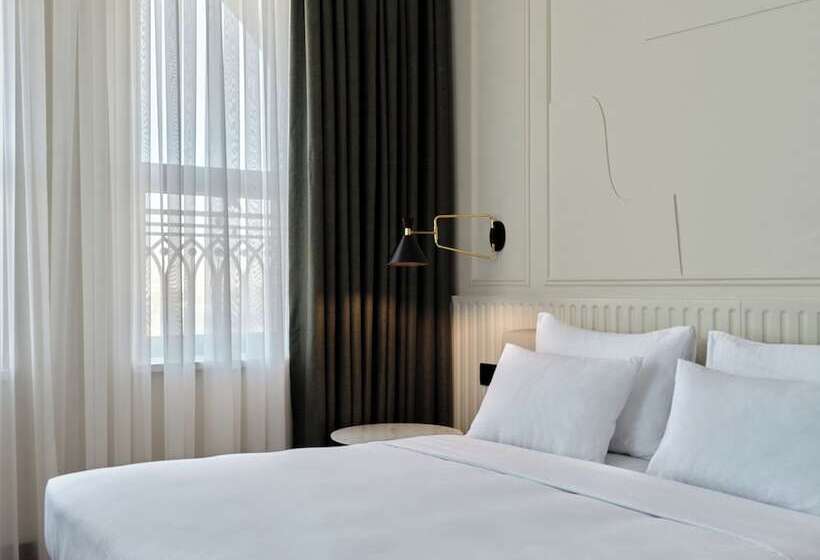 هتل Crowne Plaza Tashkent By Ihg